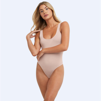 Hanes - Womens Maidenform M Smoothing Seamless Bodysuit